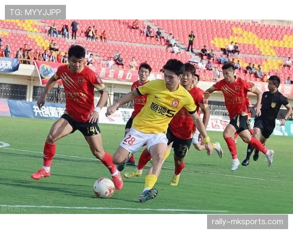广州队欠薪风波持续发酵，球员心态波动引关注