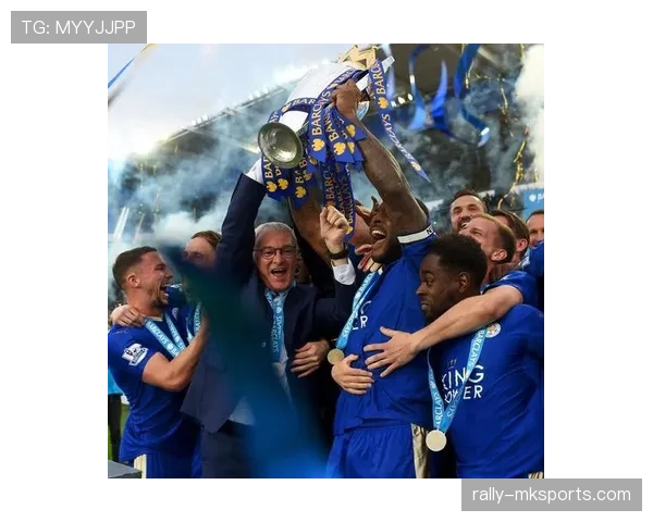 安东尼在英超赛季中表现稳健，助力球队争夺冠军进程分析